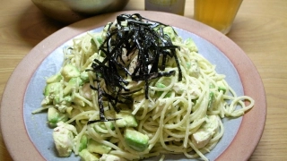 アボカドとササミのパスタ