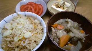 ツナ炊き込みご飯・鳥手羽元の煮物