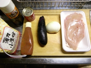 鳥胸肉のケチャップ炒め：材料