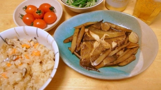 カレイの煮付け、水菜の辛子和え