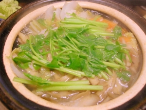芹を入れてひと煮立ちで完成
