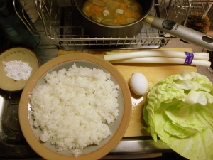 残り豚汁、キャベツ、卵、長ネギ、ご飯、片栗粉