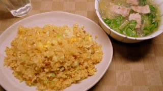 トムヤムクン・チャーハン、チンゲンサイの春雨スープ
