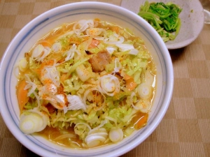 キャベツ炒め味噌ラーメン、芹のおひたし