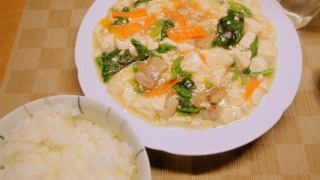 豆腐とホウレン草の熱々あんかけ