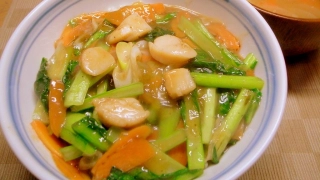 ホタテと小松菜のオイスターソースであんかけ丼