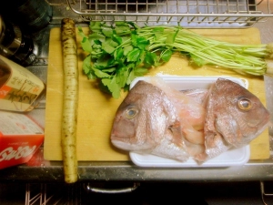 鯛のあら、ごぼう、三つ葉、醤油、みりん、酒