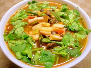 パクチーたっぷり極太トムヤムクン麺
