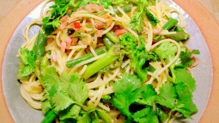 菜の花とインゲンのエスニック・パスタ