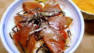 マグロ赤身の漬け丼