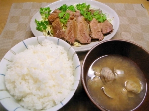 紅茶豚、アサリの味噌汁