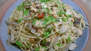 ハラスとゴボウとマイタケのパスタ