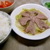 豚肩ロースと春キャベツの蒸し煮、オクラ、トマト