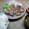 カツオの竜田揚げ、シジミの味噌汁、トマト