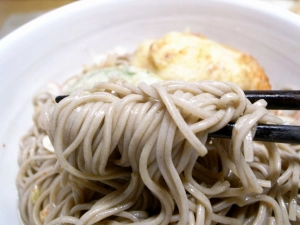 蕎麦は乾麺 200g