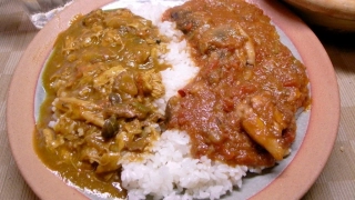 熟成チキンカレー、芳醇豚バラのトマト煮、あいがけライス
