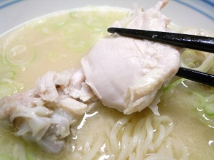 箸でもホロホロとれる...が、ラーメンに入っていると食べづらいです