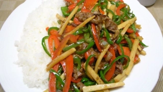 青椒肉絲飯