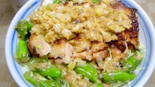 鶏もものねぎ塩ダレ丼