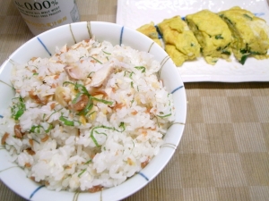 鯵の干物と梅肉の混ぜご飯、長芋とゴーヤ葉の卵焼き