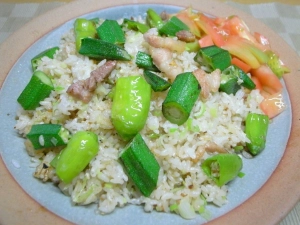 オクラとシシトウのナンプラーチャーハン