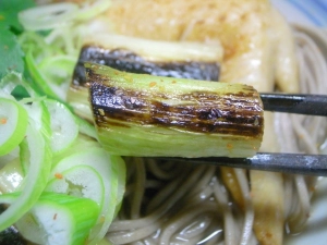 焼いた長ネギが味の決め手だ