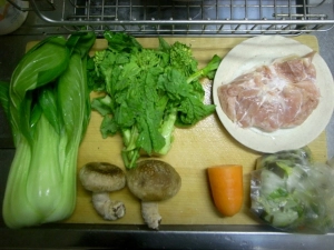 鶏もも肉、チンゲンサイ、椎茸、ニンジン、菜の花、白菜漬け