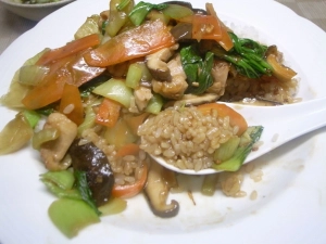 具の肉と野菜は何でも良いでしょう、というおおらかさが中華丼にはある