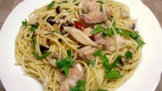鶏もも肉とぶなしめじの柚子胡椒パスタ