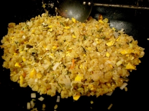 塩、胡椒で牡蠣チャーハン、でも牡蠣がにゃい