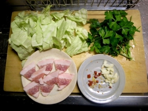 材料を切り刻む