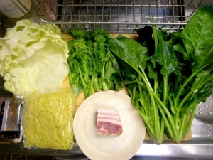 ホウレン草、菜の花、キャベツ、塩豚、焼きそば麺