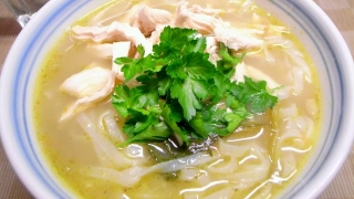 グリーンカレーのフォー