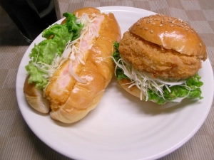 エビかつドック、牛肉コロッケバーガー