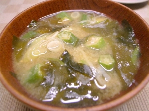 オクラの味噌汁