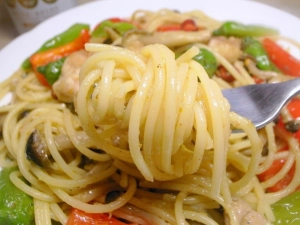 蒸し暑さを突き抜けるホット・スパイシー・パスタ