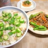 小女子とオクラの納豆ご飯、シシトウ入りきんぴらごぼう、らっきょう冷や奴