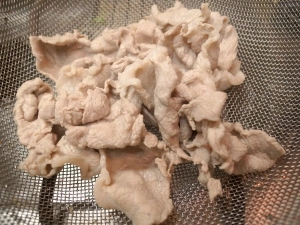 豚肉は茹でる