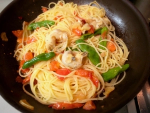 パスタとソースをよく混ぜて出来上がり