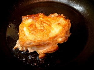 裏返して、弱火でじっくり焼く