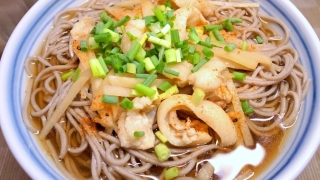 鶏皮と新生姜の蕎麦