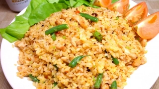豆板醤でチャーハン