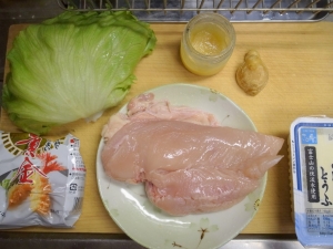 鶏胸肉、生姜、すりおろしニンニク、天ぷら粉、レタス、豆腐
