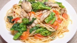 牡蠣と菜の花とトマトのパスタ