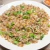 菜の花と牛挽肉のチャーハン（という肉料理）