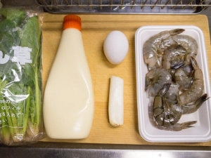 エビ、卵、長ネギ、マヨネーズ、ほうれん草