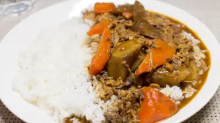 鶏ガラとごぼうのカレー