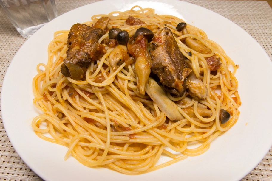 スペアリブのトマトソース・パスタ