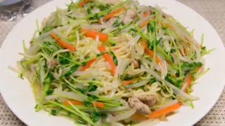 豆苗ともやしの塩焼きそば