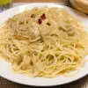 タマネギとアンチョビのパスタ